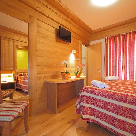 Hotel Al Sole Fusine in Valromana Exterior foto