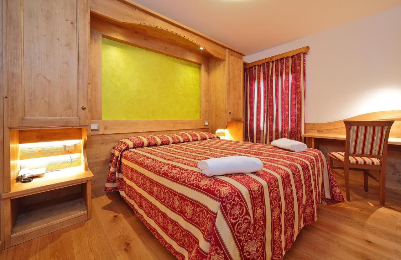 Hotel Al Sole Fusine in Valromana Exterior foto